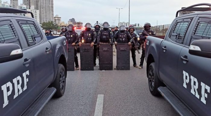Greve dos caminhoneiros: justiça proíbe bloqueios nas rodovias