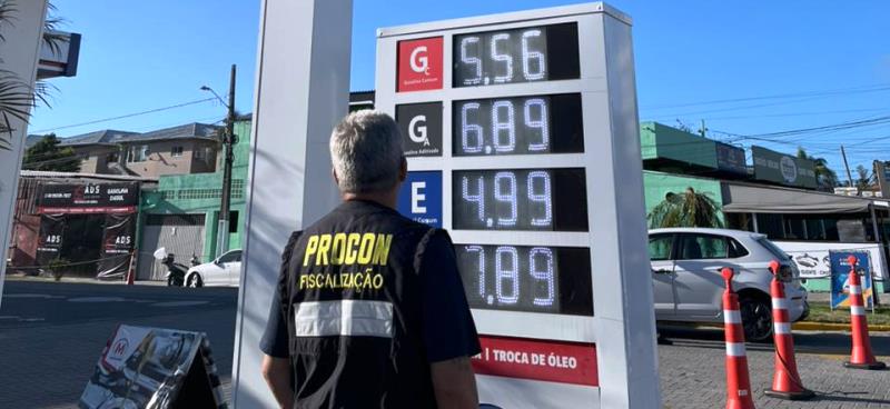 Posto nos Ingleses vende gasolina a R$ 5,56 após punição do Procon