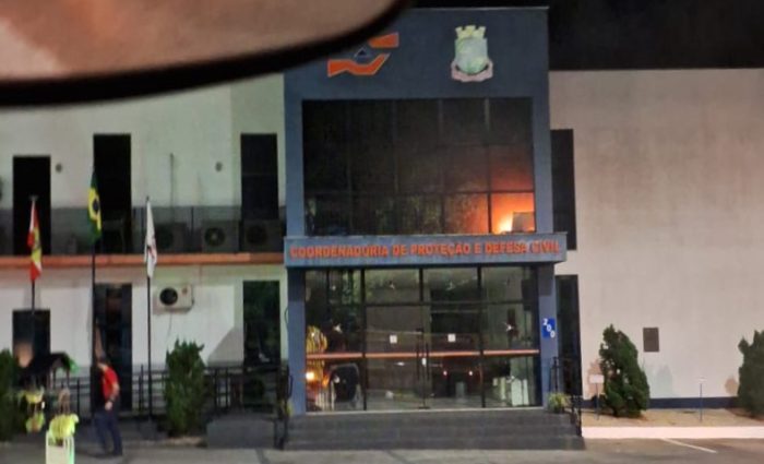 Incêndio atinge sede da Defesa Civil em cidade catarinense
