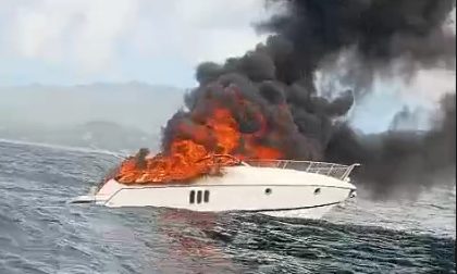 Embarcação pega fogo e afunda na Praia Mole