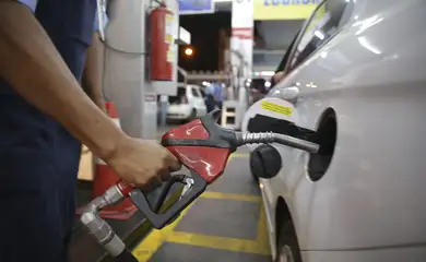 Governo libera R$ 550 milhões para importar diesel