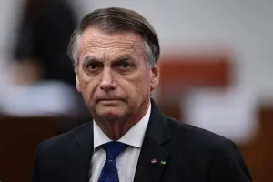 Nunes Marques movimenta STF e abre revisão que pode derrubar condenação de Bolsonaro