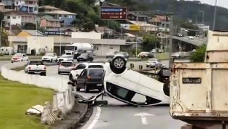 Acidentes de trânsito mobilizam socorristas dos Bombeiros neste sábado