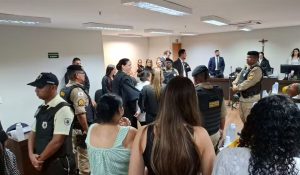 Justiça absolve mãe que matou e cortou pênis de abusador da filha
