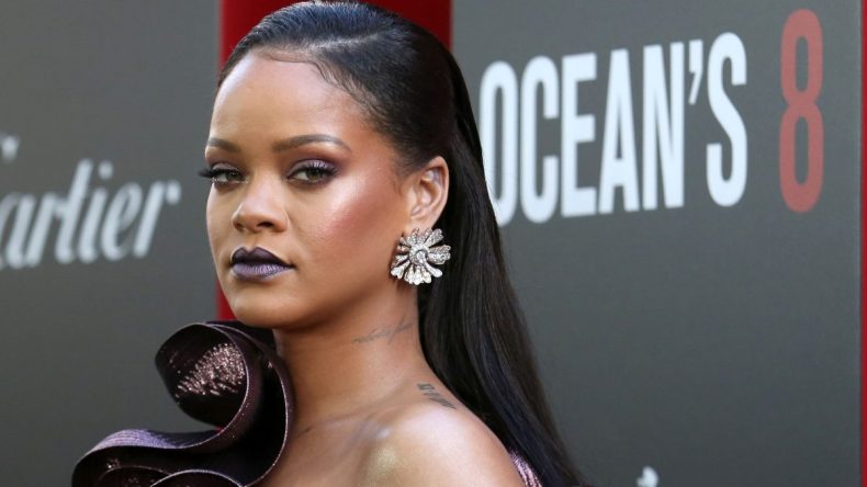 Mulher dispara 10 tiros contra mansão de Rihanna nos EUA