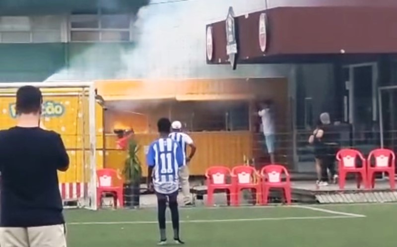 Fogo atinge food trucks durante torneio de futebol em SC