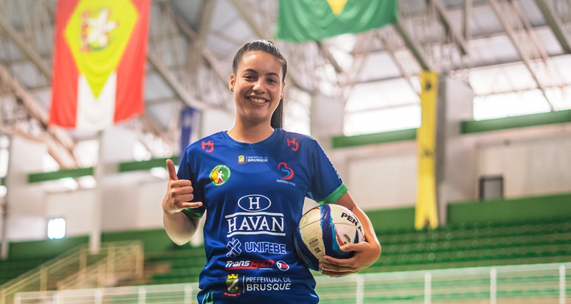 Atleta do futsal de Brusque é convocada para a Seleção Brasileira