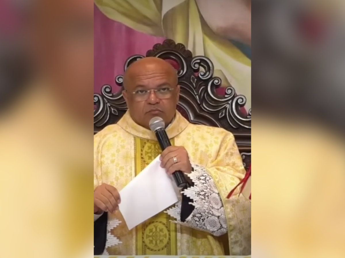 Padre viraliza ao criar penitência especial para quem faz fofoca