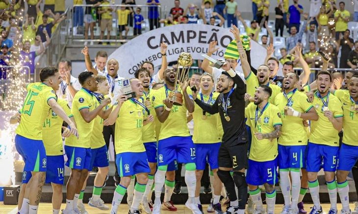 Brasil é campeão sul-americano de futsal após disputa em SC
