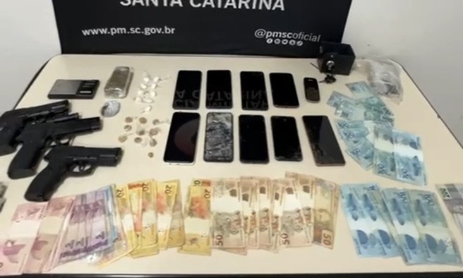 Desentendimento entre amigas revela ponto de tráfico