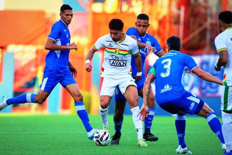 Brusque vence mais uma na Série C e dorme na liderança