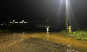 Postos de saúde suspendem atendimentos após alagamentos