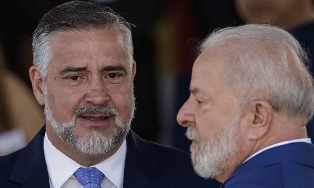 Lula escala Paulo Pimenta para a liderança do governo na Câmara
