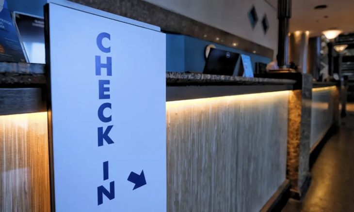 Hospedagens devem adotar check-in digital; veja o que muda
