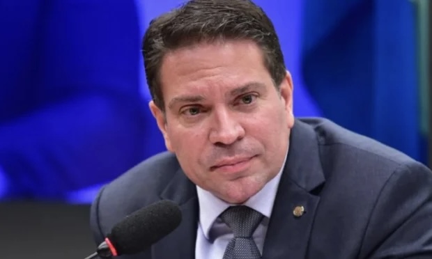 EUA ordenam saída de delegado da PF envolvido no caso Ramagem