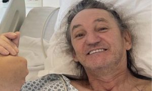 Marquito deixa hospital após dois meses de internação