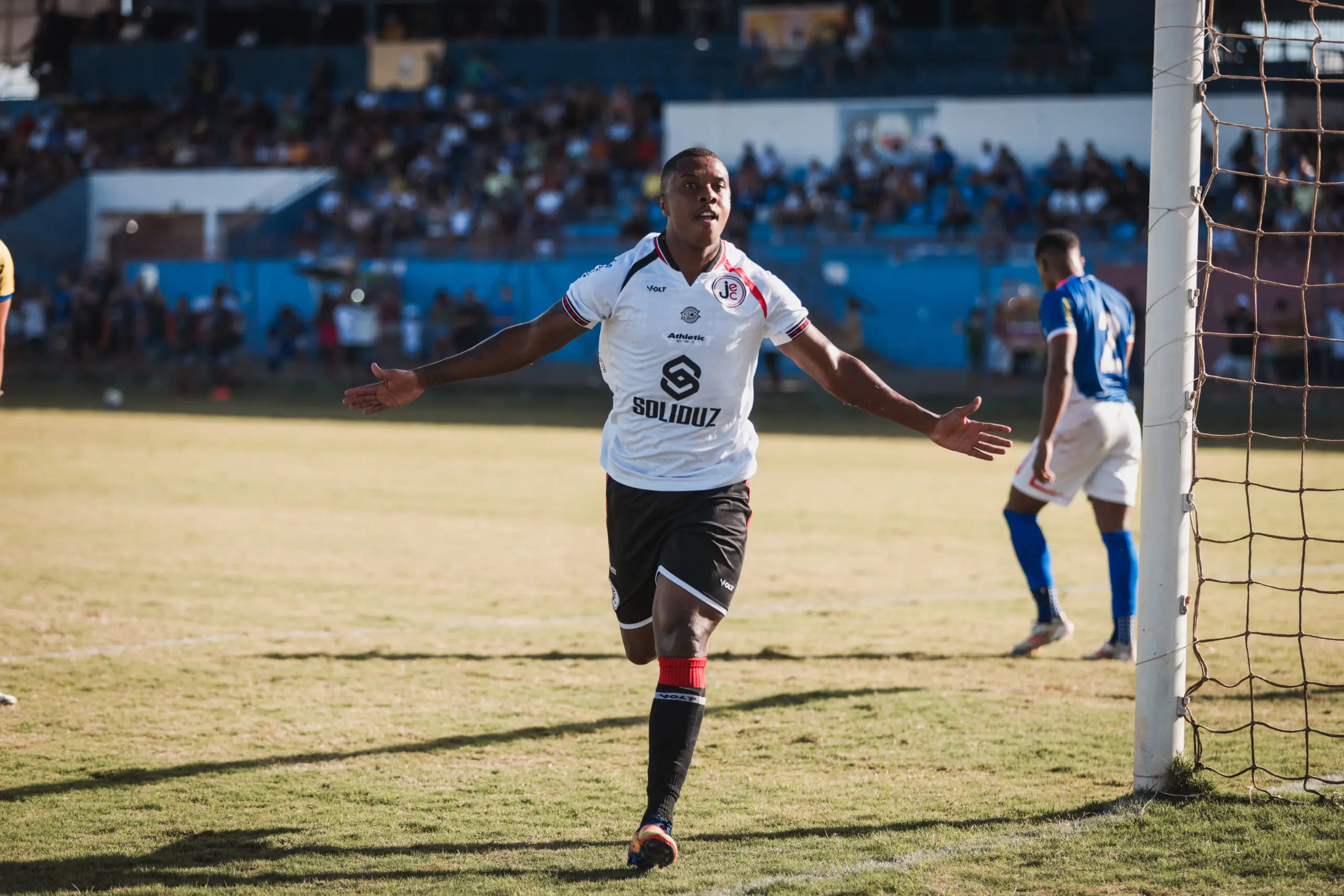 JEC vence o Cianorte de virada e dispara na liderança da Série D