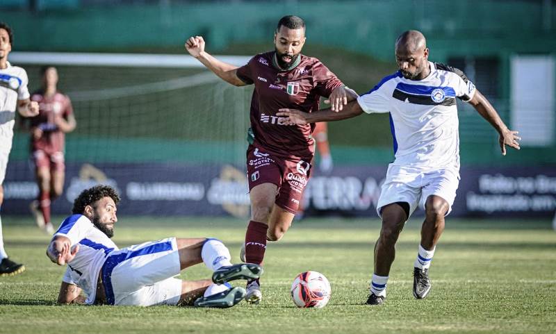 Blumenau e Tubarão abrem a segundona catarinense com empate sem gols