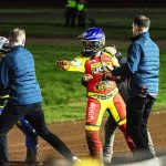 Vídeo: pilotos saem no soco após corrida de motocross