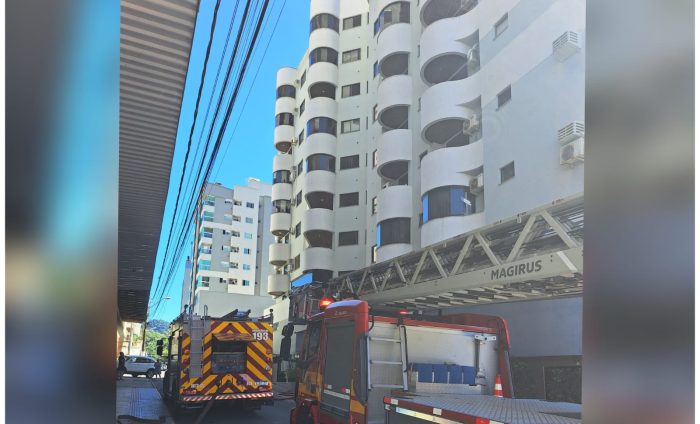 Forno causa incêndio em apartamento e mobilizam bombeiros