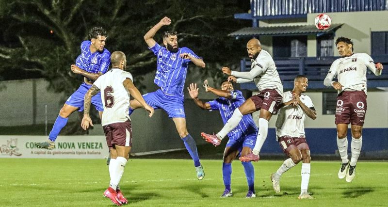 Blumenau vence o Caravaggio em Nova Veneza e assume a ponta na série B