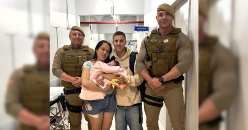 VÍDEO: Policiais salvam bebê de oito dias após engasgamento