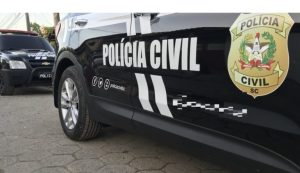 VÍDEO: dupla tenta fugir, mas termina detida por tráfico de drogas