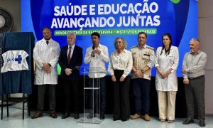 Governo federal entrega aparelho que amplia acesso à radioterapia em SC
