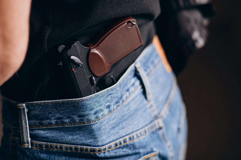Projetos de lei discutem liberar porte de arma para novas profissões