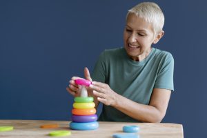 Autismo na adolescência e vida adulta expõe falhas no cuidado e inclusão