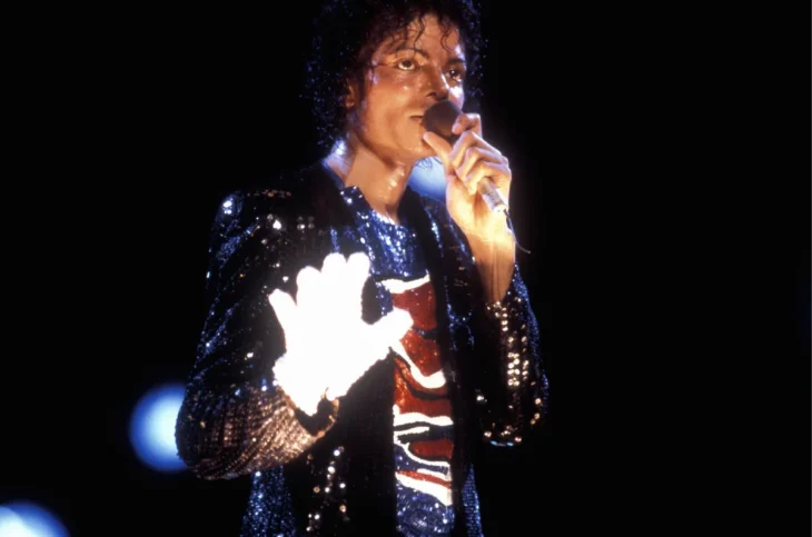 Itens históricos de Michael Jackson vão a leilão; veja quando
