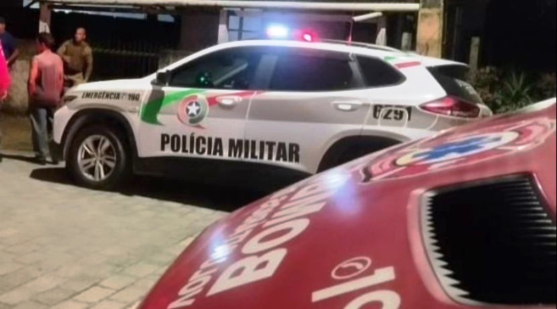 Ladrão invade casa armado com faca, morador reage e ambos acabam morrendo