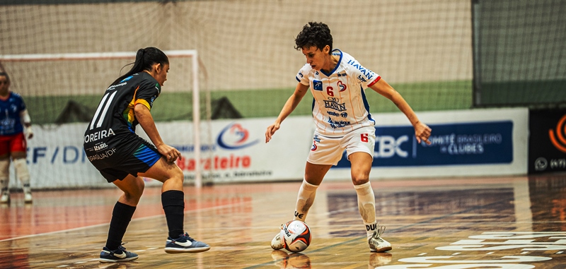 Barateiro estreia com goleada em casa na Liga Feminina de Futsal