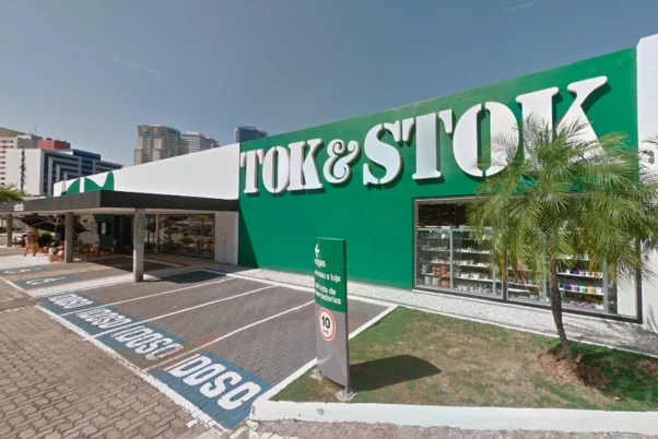 Tok&Stok fecha lojas e atrai multidões com descontos de até 70%