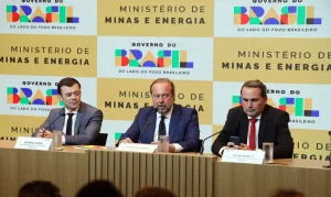 Governo lança subsídio para frear alta da gasolina e diesel