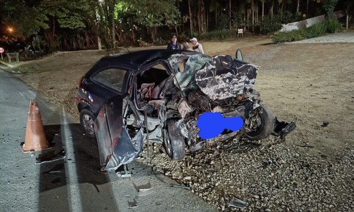Colisão frontal deixa um morto e dois feridos graves na BR-470
