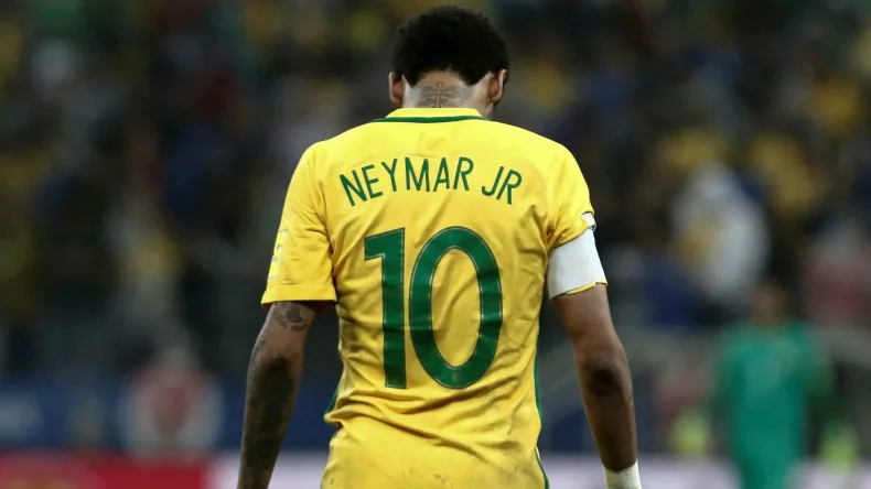 Neymar deve voltar a vestir a camisa 10 na Copa do Mundo