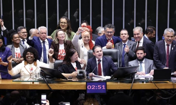 Câmara aprova fim da escala 6×1; veja o que muda