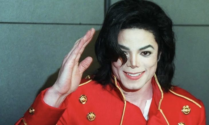Michael Jackson lidera streaming mundial após sucesso de filme