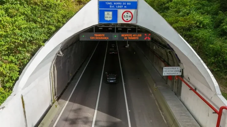 Manutenção no túnel do Morro do Boi bloqueia BR-101 nas madrugadas
