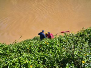Populares encontram corpo boiando no em rio de Brusque