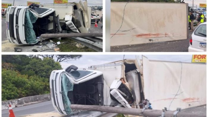 Caminhão tomba na BR-101 e trava trânsito na Grande Florianópolis
