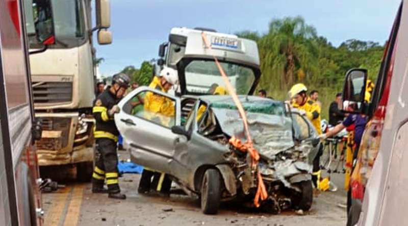 Acidente grave na BR-280 provoca duas mortes e deixa três pessoas feridas