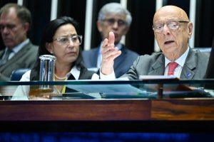 Amin preside sessão na Câmara sobre prevenção a fenômenos climáticos