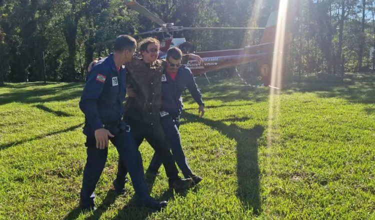 Trilheiro é achado vivo após seis dias perdido em morro de SC