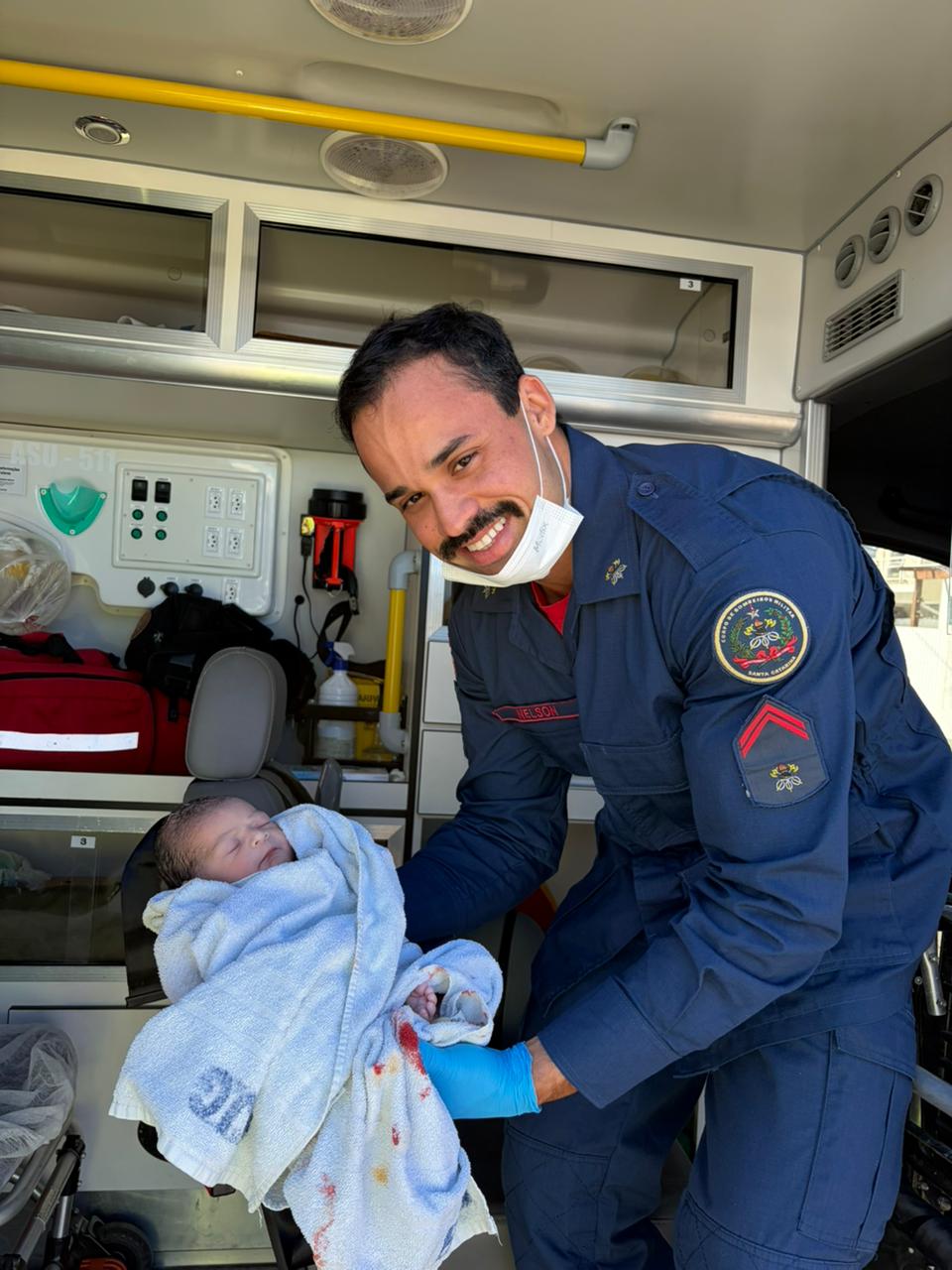 Bombeiros realizam parto de emergência em São José