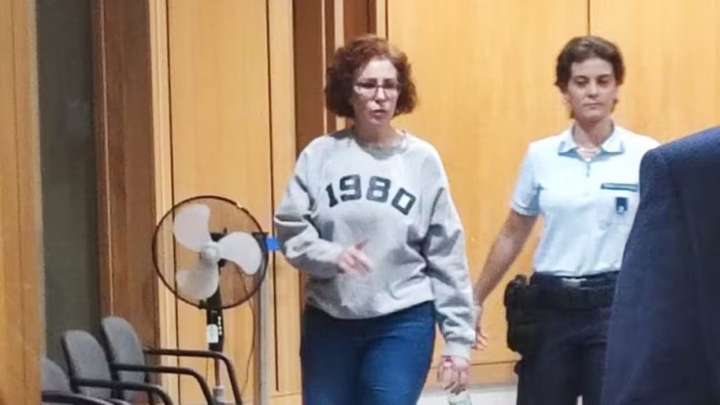 Justiça barra extradição de Carla Zambelli e vê parcialidade de Moraes