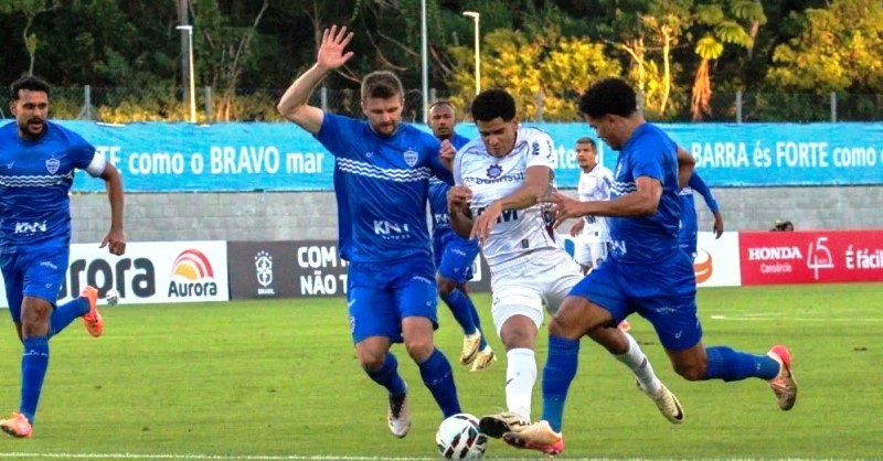 Barra empata sem gols em casa e pode deixar o G8