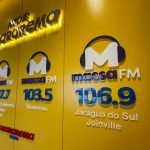 Massa FM 106.9 celebra seu primeiro ano de conexão com o Norte de SC