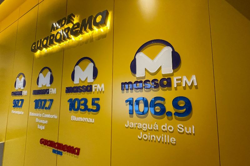 Massa FM 106.9 celebra seu primeiro ano de conexão com o Norte de SC